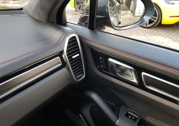 Porsche Cayenne cena 469000 przebieg: 95000, rok produkcji 2020 z Malbork małe 301